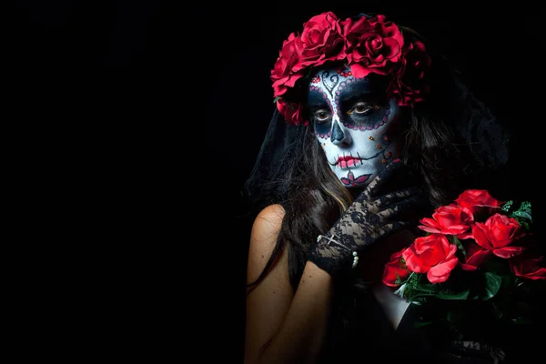 Portret van de vrouw gekleed als Catrina, schedel ter ere van de doden in Mexico. — Stockfoto