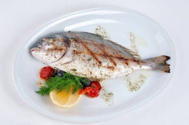 Domates ve baharat limon soslu balık ızgara