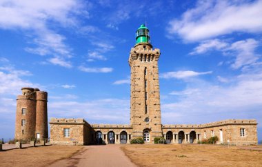 Cape Frhel Btittany, Fransa eski ve yeni deniz feneri.