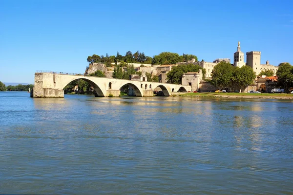 Wassersport Vor Der Berühmten Brücke Von Avignon Der Provence Frankreich — Stockfoto