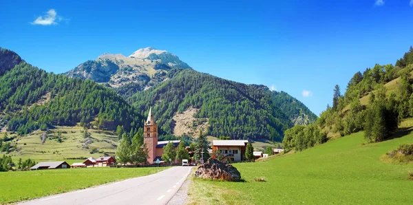 Panorama Eines Alpentals Mit Einem Dorf Frankreich — Stockfoto