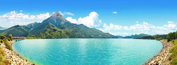 法国阿尔卑斯山塞雷 波农湖全景 — 图库照片