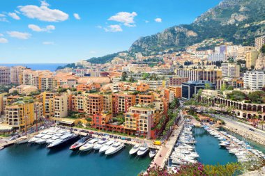  Cap d 'Ail ve Monako Fontvieille ilçesi.                                