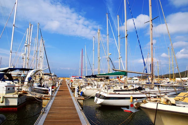 Pleasure Boats Moored Harbor Pontoon — Stock Photo, Image