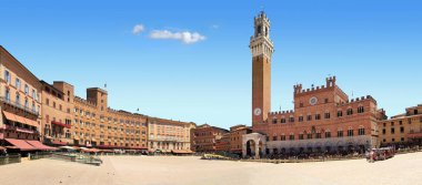 Siena meydanı ve halk sarayı