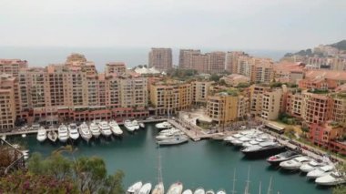 Fontvieille 'in yeni bölgesinin marinası. Monaco.