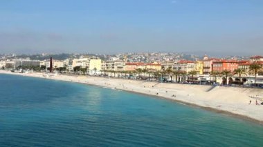 Plaj ve Nice Körfezi Akdeniz 'e bakıyor..