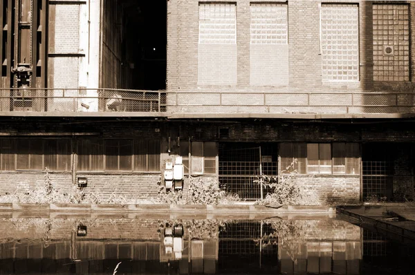 Terk Edilmiş Eski Çelik Fabrikası Çelik Pas Izi — Stok fotoğraf
