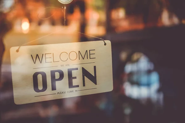 Cartel Negocios Que Dice Abierto Cafetería Restaurante Cuelgan Puerta Entrada — Foto de Stock