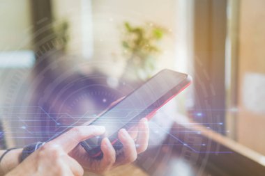 Kadın el Ticaret hisse senedi forex piyasası kafe bokeh teknoloji vintage renk tonu arka plan yapmak için Smartphone veya tablet kullanarak. Para birimi simgesini çift ile iş finansal başarı kavramı ortaya çıkarmak.