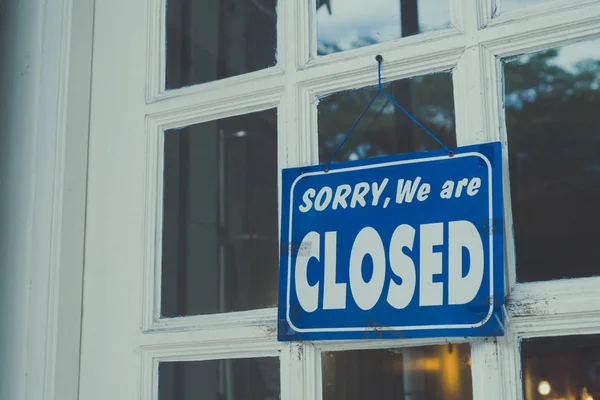 Sign Board Sorry Closed Hang Door Business Shop Nature Green — Stock Photo, Image