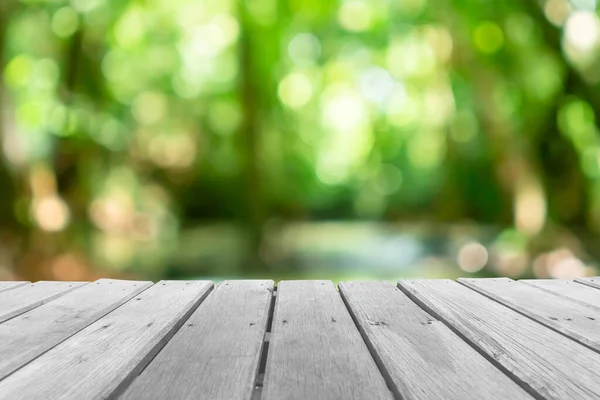 Selektiver Fokus Von Leerem Altem Holz Auf Verschwommenem Naturpark Mit — Stockfoto