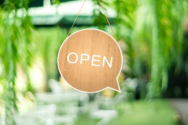 Een Zakelijk Bord Waarop Staat Open Cafe Restaurant Hangen Aan — Stockfoto