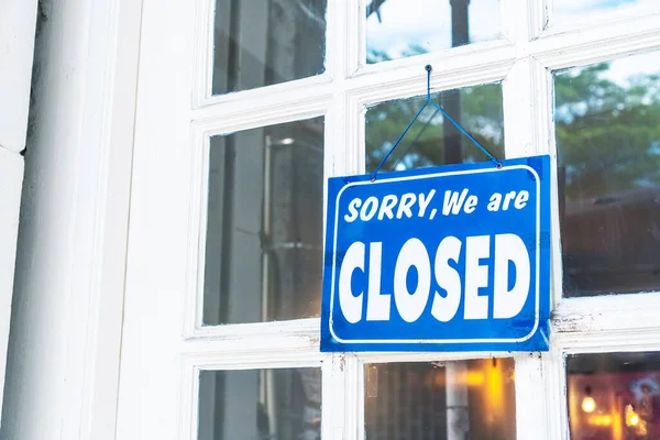 Placa Sinal Desculpe Estamos Fechados Pendurar Porta Loja Negócios — Fotografia de Stock