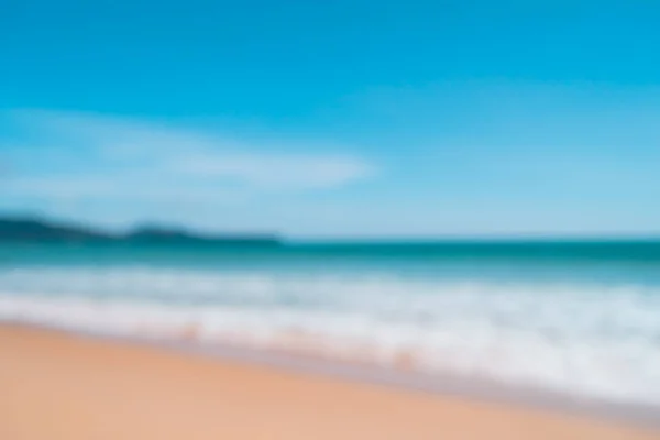 Розмитий Літній Пляж Боке Сонячним Світлом Блакитним Фоном Неба — стокове фото