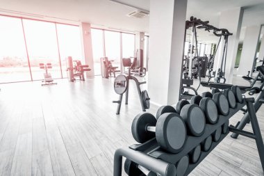 Boş modern spor salonu