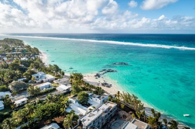 Belle Mare plajlarının aearial görünümü, Mauritius.