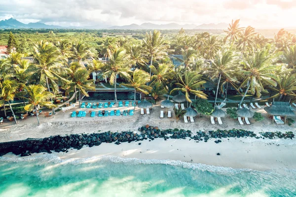 Belle Mare plajlarının aearial görünümü, Mauritius. — Stok fotoğraf