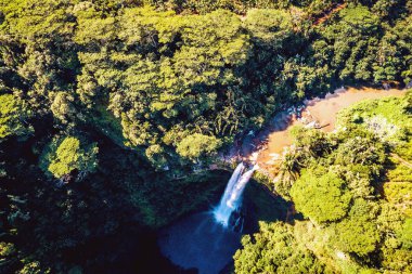 Mauritius üzerinde Chamarel Şelalesi havadan görünümü