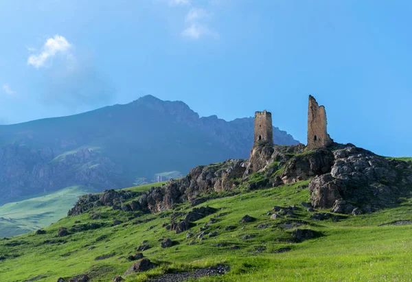 dağ manzarası Fiagdon gorge Kuzey Osetya