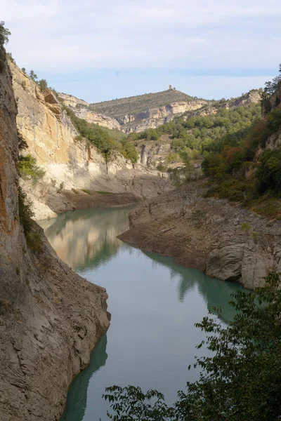 Vallnord, Andorra - 14 Temmuz 2018: UCI dağ bisikleti Dünya Kupası yokuş aşağı Vallnord 2018 yılında onun yeterlilik yarış sırasında