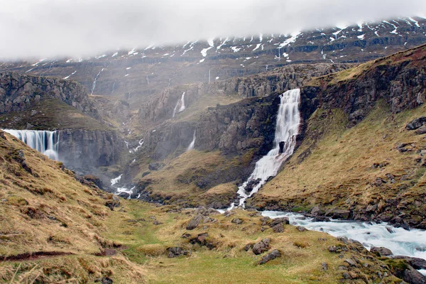 Καταρράκτης Στο Seyoisfjordur Islandia — Φωτογραφία Αρχείου