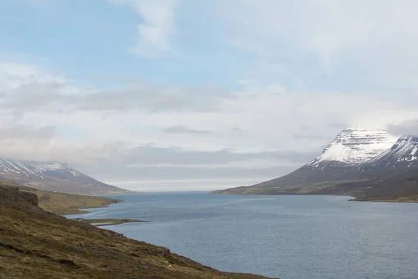 Reyoarfjorour アイスランドの海 — ストック写真