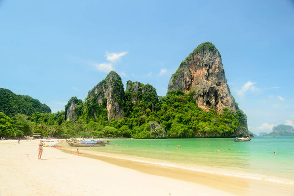 Мбаппе, Тонсай, Таиланд
