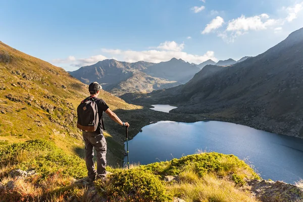Tristaina yüksek dağ gölleri Pyrenees içinde. Andorra