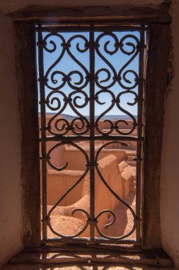 Ouarzazate çölün, kapı takma olduğunu bir şehir ve Dra Tafilalet bölgesi Güney merkezi Fas Ouarzazate eyaletinin sermaye.