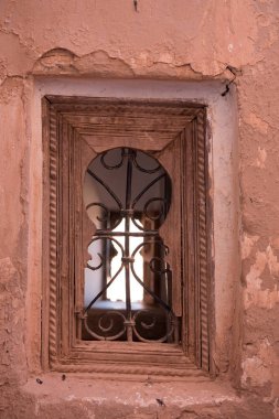 Ouarzazate çölün, kapı takma olduğunu bir şehir ve Dra Tafilalet bölgesi Güney merkezi Fas Ouarzazate eyaletinin sermaye.