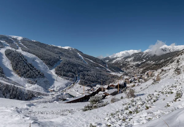 Wunderschöne Landschaft Von Soldeu Canillo Andorra Einem Herbstmorgen Ersten Schneefall — Stockfoto