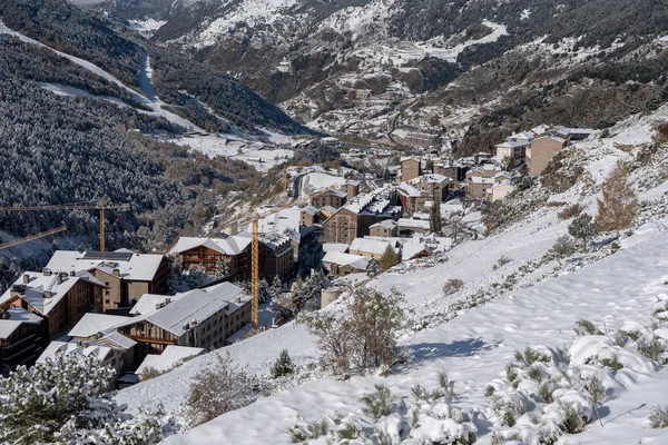 Wunderschöne Landschaft Von Soldeu Canillo Andorra Einem Herbstmorgen Ersten Schneefall — Stockfoto