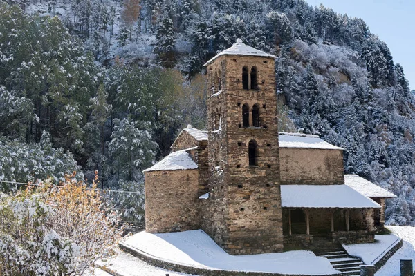 Nieve Iglesia Sant Joan Caselles Canillo Andorra Vella Andorra — Foto de Stock
