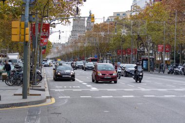 Barcelona - 18 Aralık 2018: Passeig de Gracia Barcelona, Catalonia, İspanya, üzerinde 18 Aralık 2018 Eixample bölgesinde