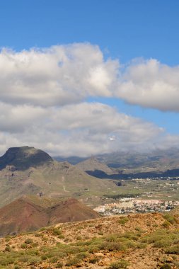 Los Cristianos plaj ve yaz tatili, Adeje Sahili Tenerife, İspanya üzerinde havadan görünümü