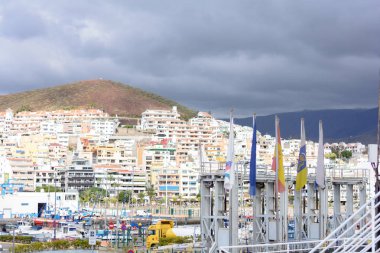 Los Cristianos plaj ve yaz tatili, Adeje Sahili Tenerife, İspanya üzerinde havadan görünümü