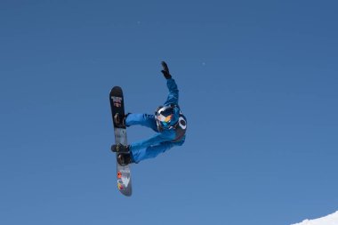 El Tarter, Andorra. 29 Mart 2019: Snowboarder Judd Henkes USA 