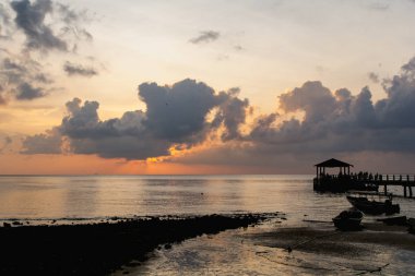 günbatımı tioman Island, Malezya
