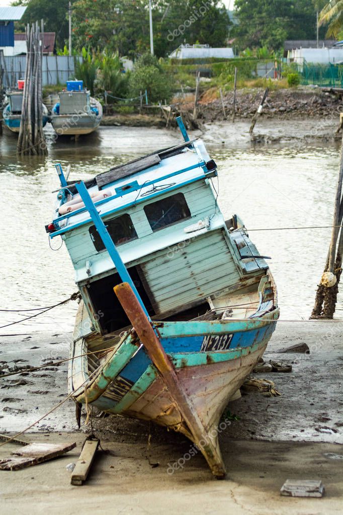 2015 : Morning view at Fisherman Jetty. Aquaculture industry has