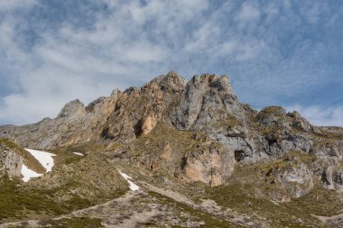 Fuente De köy Cantabria İspanya 'nın yanındaki Picos de Europa dağları