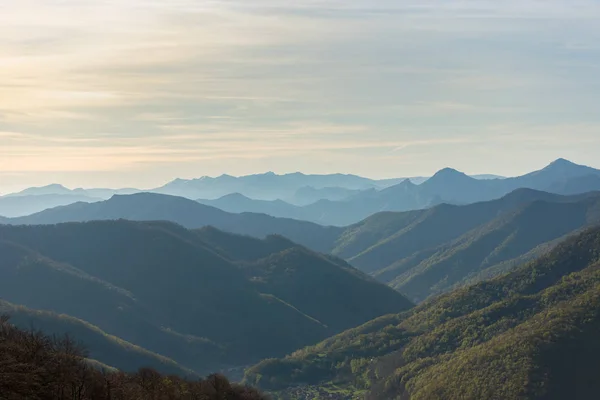 Fuente De köy Cantabria İspanya 'nın yanındaki Picos de Europa dağları