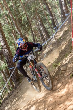 Vallnord, Andorra - 5 Temmuz 2019: Mercedes-Benz Uci Mtb Dünya Kupası 2019 bisikletçisi - Dhi Vallnord, Andorra Temmuz 2019