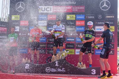 Vallnord, Andorra - 7 Temmuz 2019: Mercedes-Benz Uci Mtb Dünya Kupası 2019 bisikletçileri - Xco Vallnord, Andorra Temmuz 2019