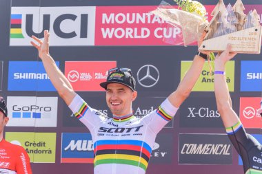 Vallnord, Andorra - 7 Temmuz 2019: Mercedes-Benz Uci Mtb Dünya Kupası 2019 bisikletçileri - Xco Vallnord, Andorra Temmuz 2019