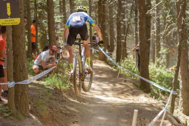 Vallnord, Andorra - 7 Temmuz 2019: Mercedes-Benz Uci Mtb Dünya Kupası 2019 bisikletçileri - Xco Vallnord, Andorra Temmuz 2019