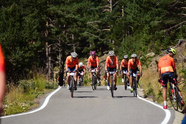 Andorra: 4 de agosto de 2019: Ciclistas en La Purito 2019 en Andorra . — Foto de Stock