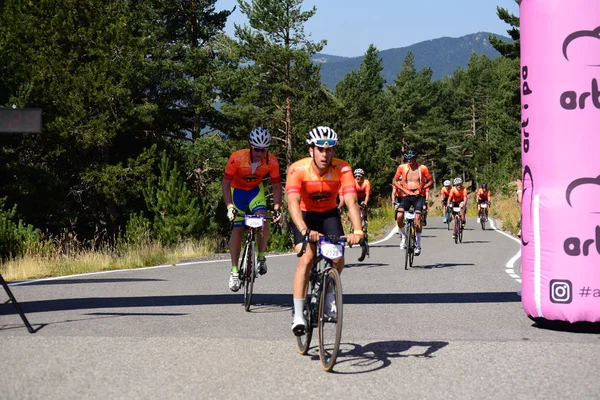 Andorra: 4 de agosto de 2019: Ciclistas en La Purito 2019 en Andorra . — Foto de Stock