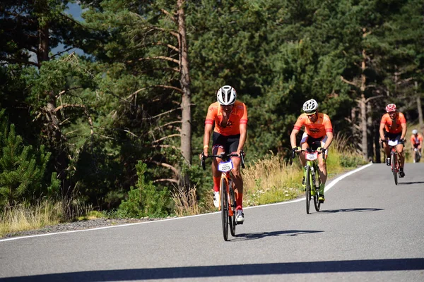 Andorra: 4 de agosto de 2019: Ciclistas en La Purito 2019 en Andorra . — Foto de Stock