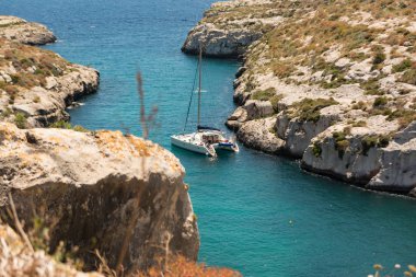 Gozo adasındamgarr ix-Xini koyu, Malta